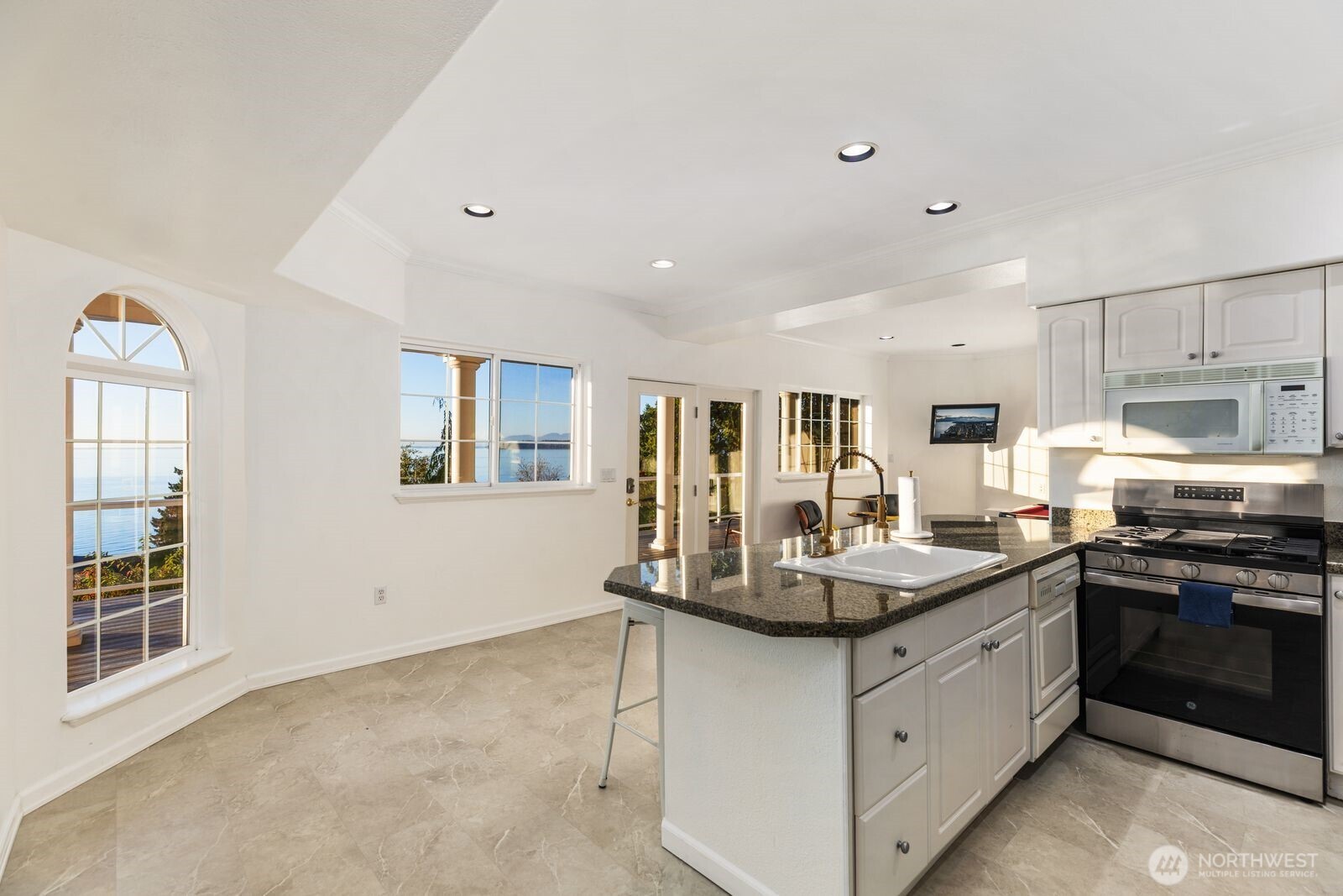 5913 Normar Place , Blaine, WA 98230