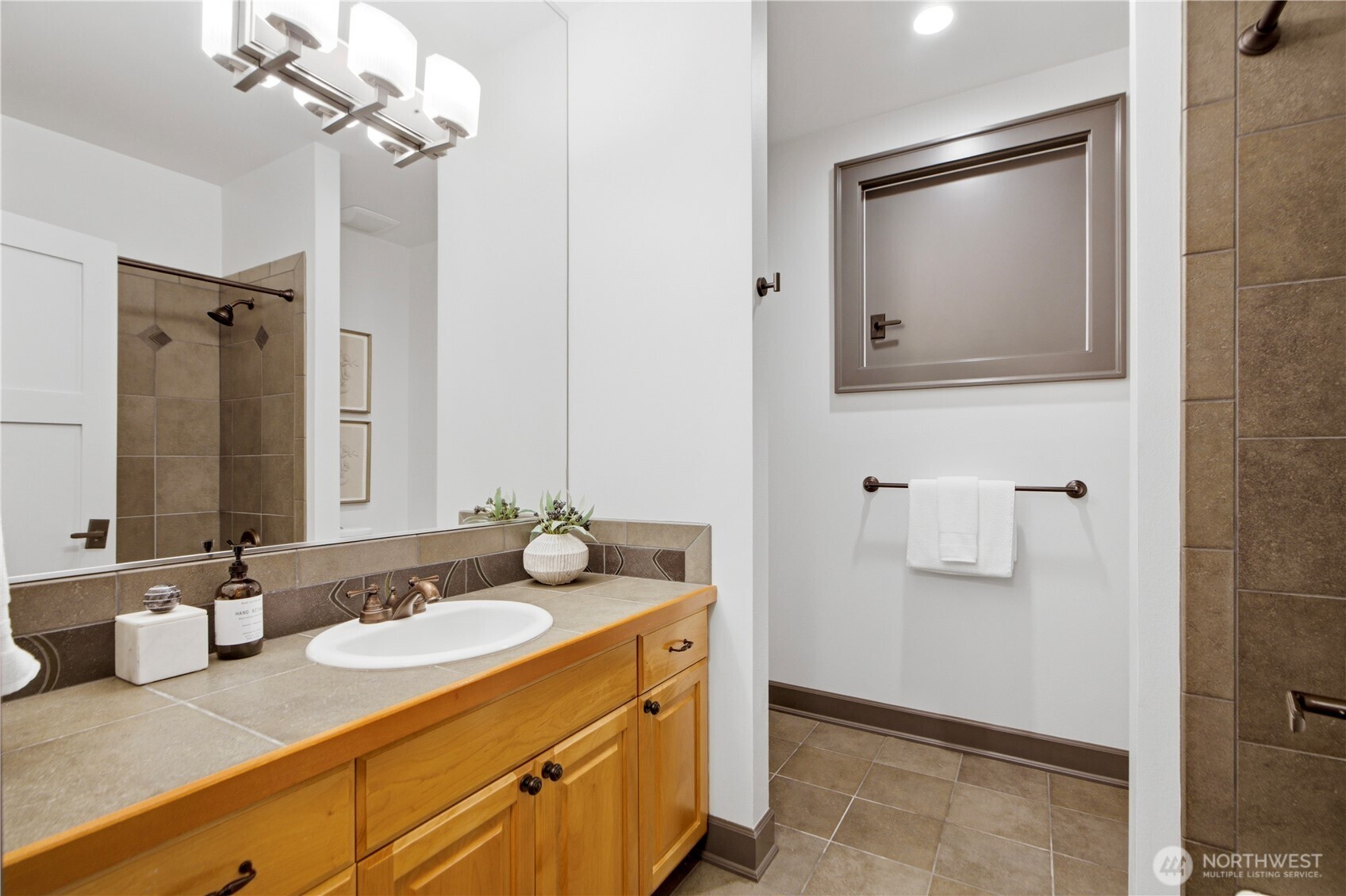 1558 26th Court NE, Issaquah, WA 98029