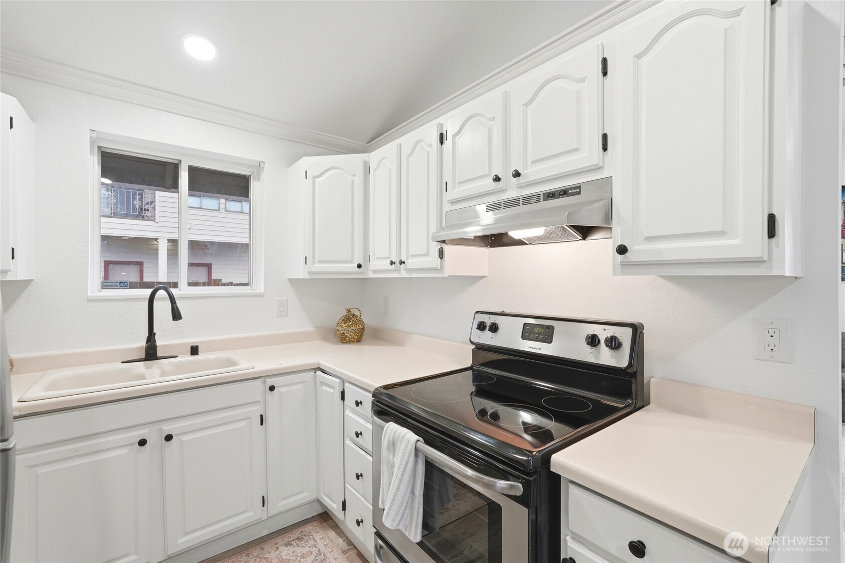 5302 Wetmore Avenue , Everett, WA 98203