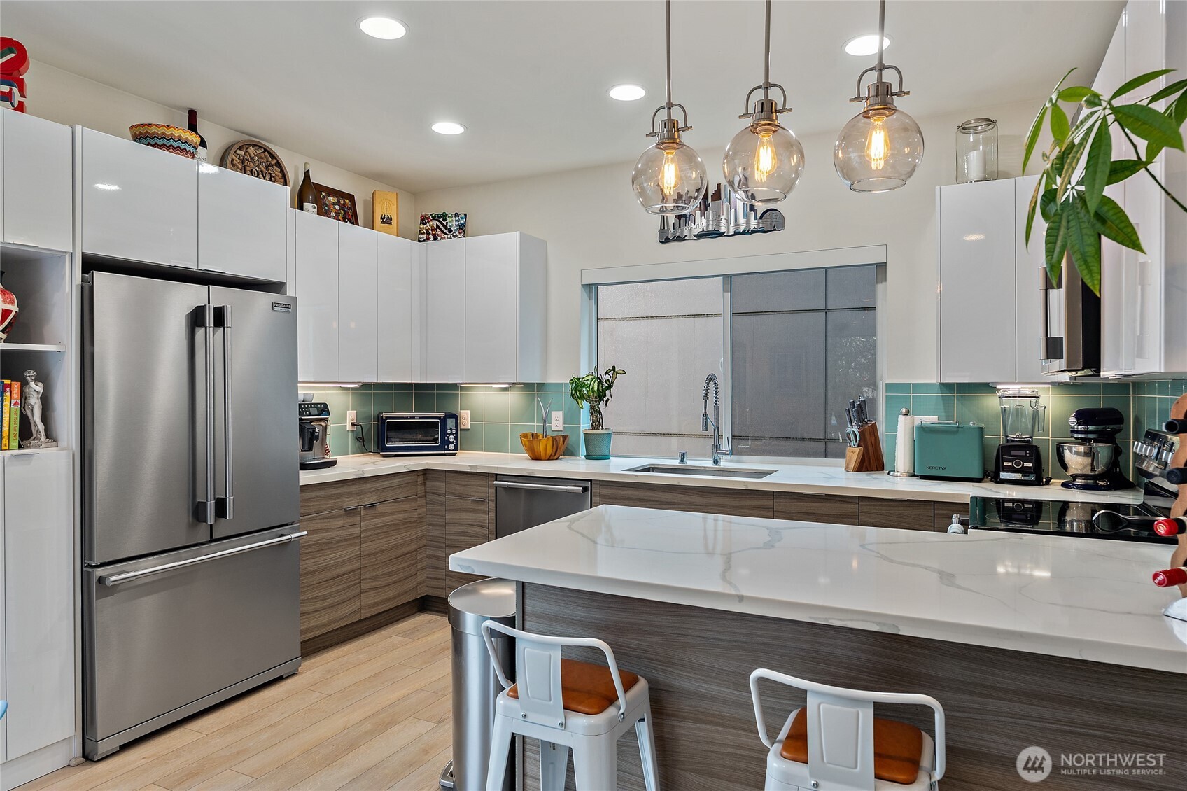 6500 34th Avenue SW, Seattle, WA 98126