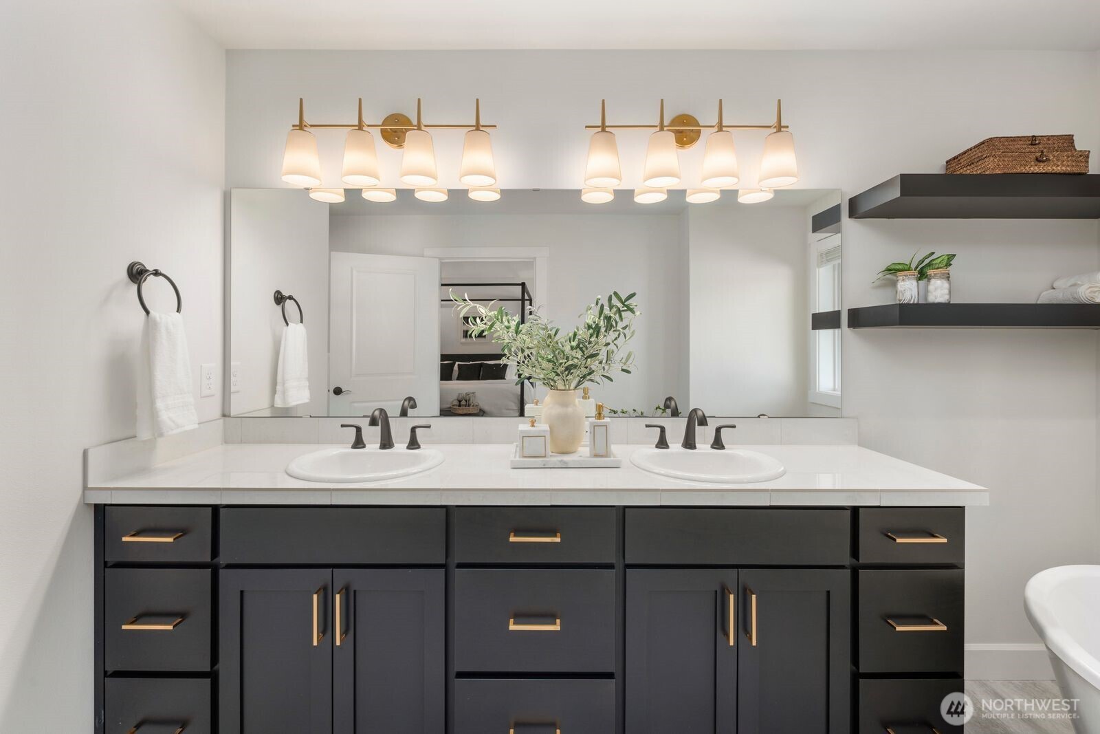 1307 60th Avenue NE, Tacoma, WA 98422