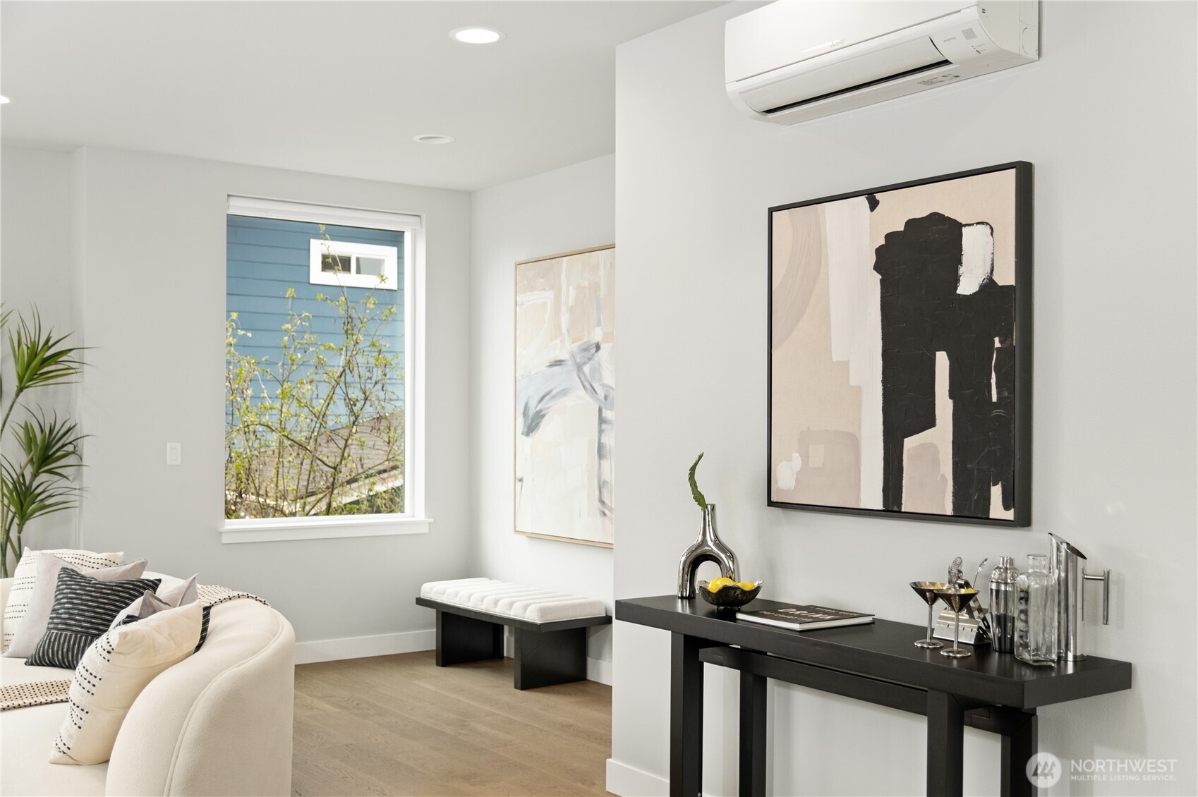 8324 14th Avenue NW, Seattle, WA 98117-4232