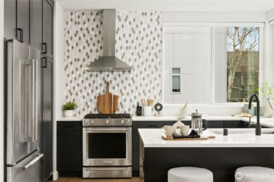 8324 14th Avenue NW, Seattle, WA 98117-4232 - Photo 16