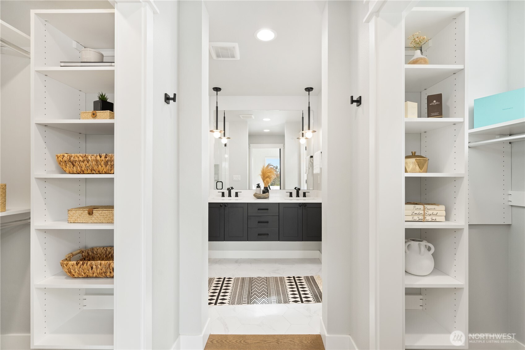 8324 14th Avenue NW, Seattle, WA 98117-4232