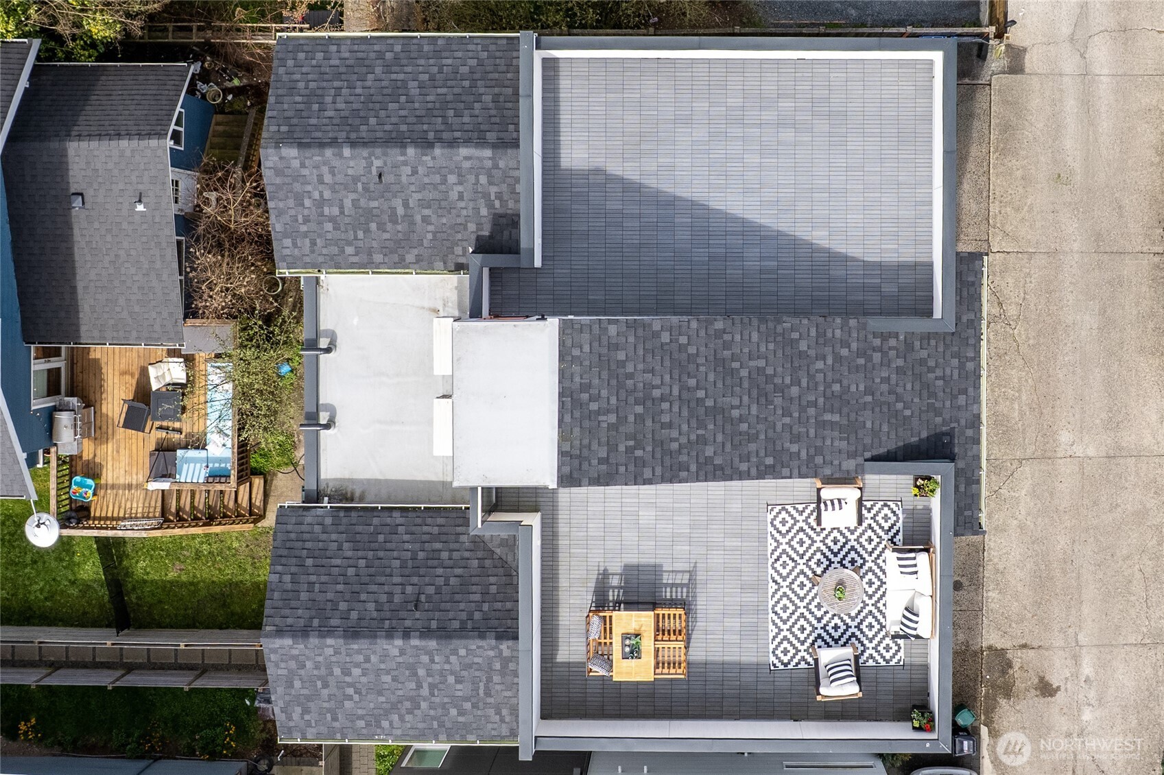 8324 14th Avenue NW, Seattle, WA 98117-4232