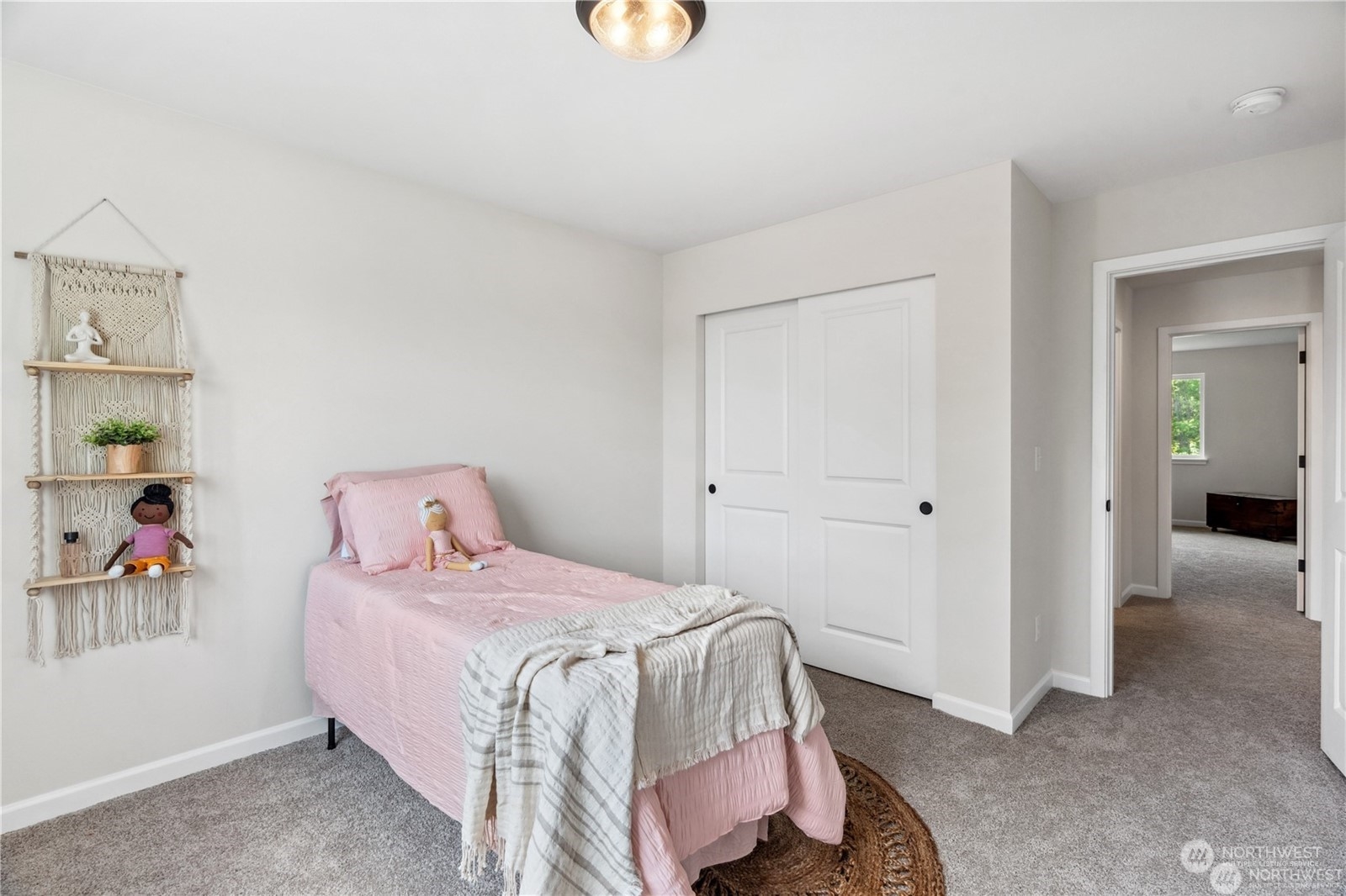 1422 60th Avenue NE, Tacoma, WA 98422