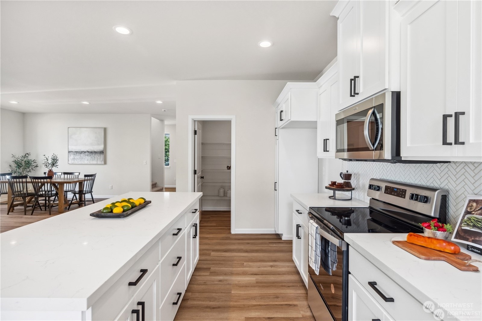 1422 60th Avenue NE, Tacoma, WA 98422