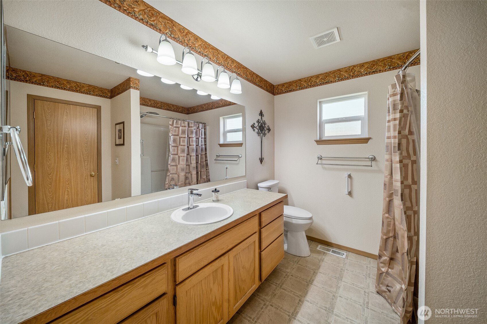 1629 Sundrop Lane SE, Tumwater, WA 98501