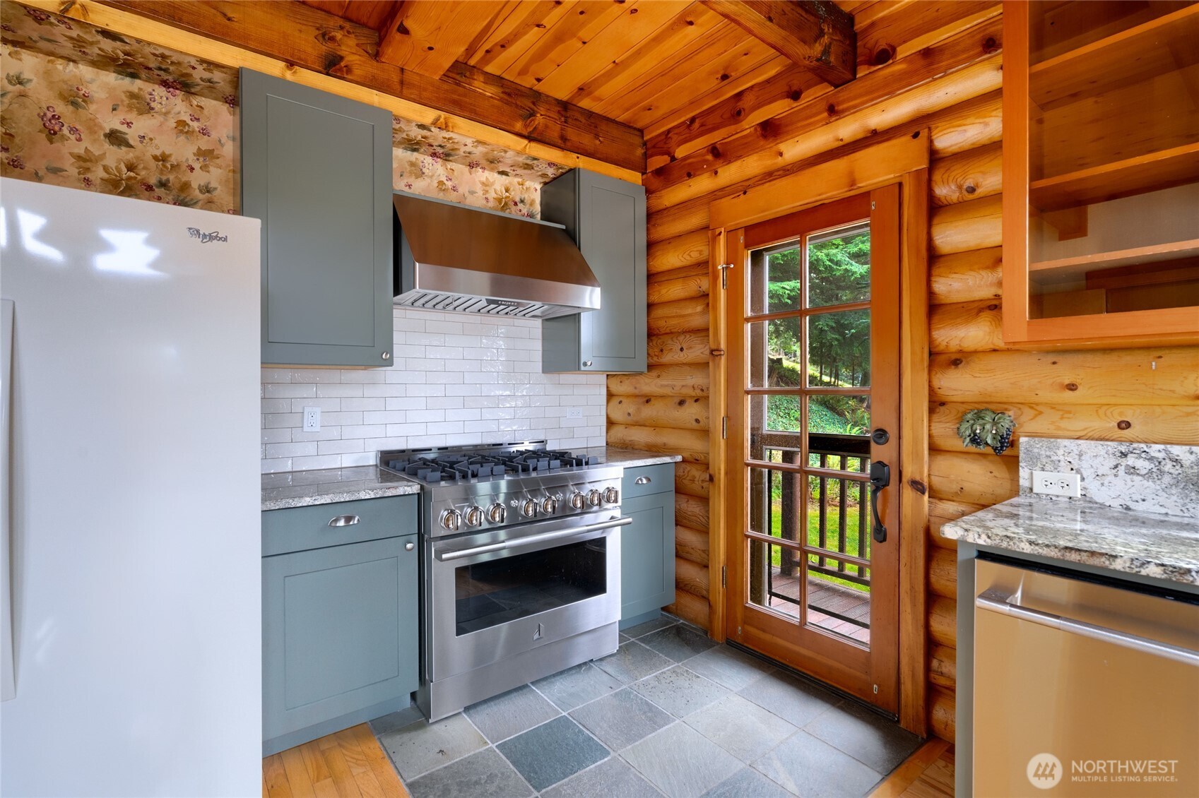 414 Little Acres Drive , Oak Harbor, WA 98277