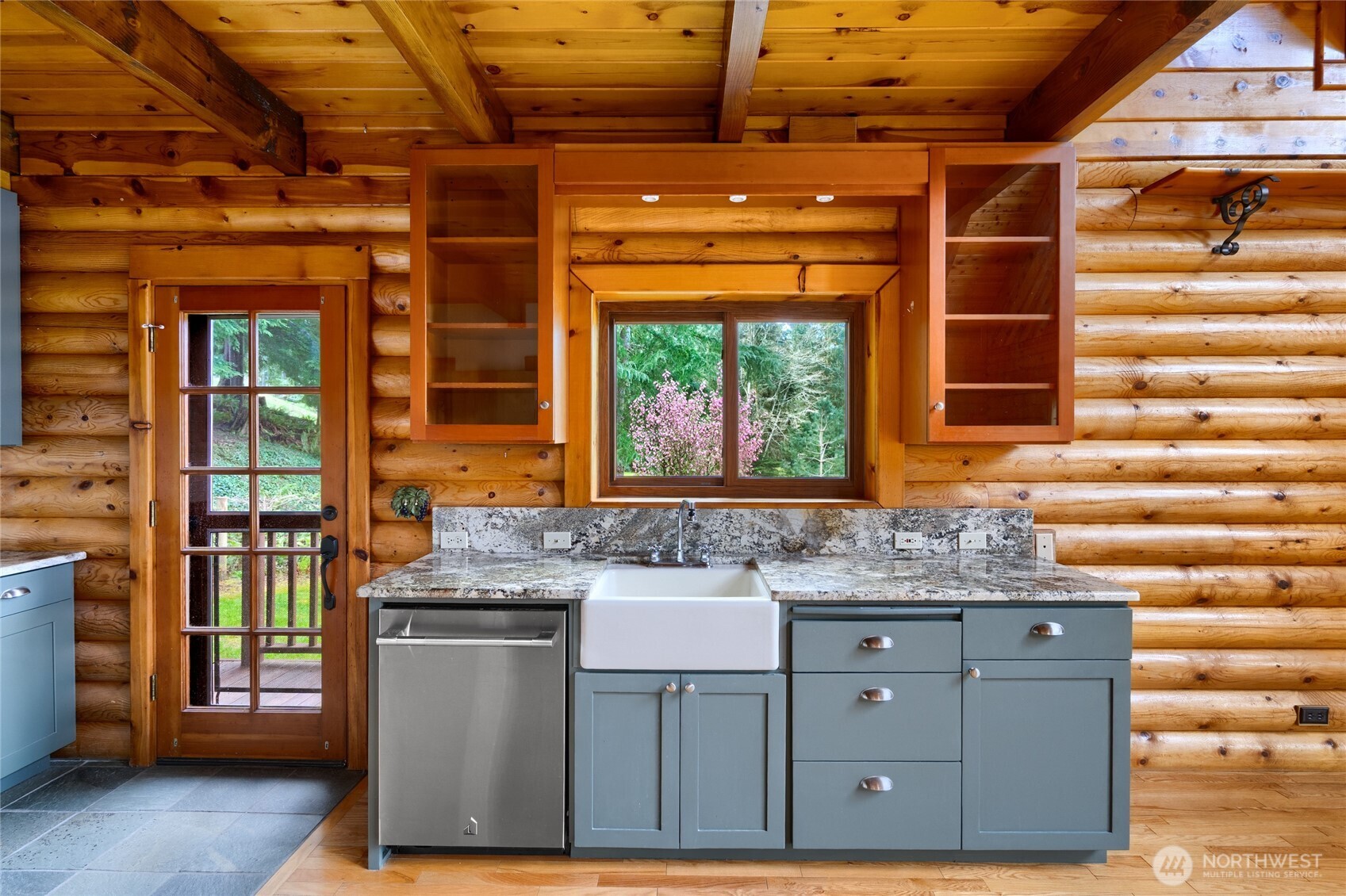 414 Little Acres Drive , Oak Harbor, WA 98277