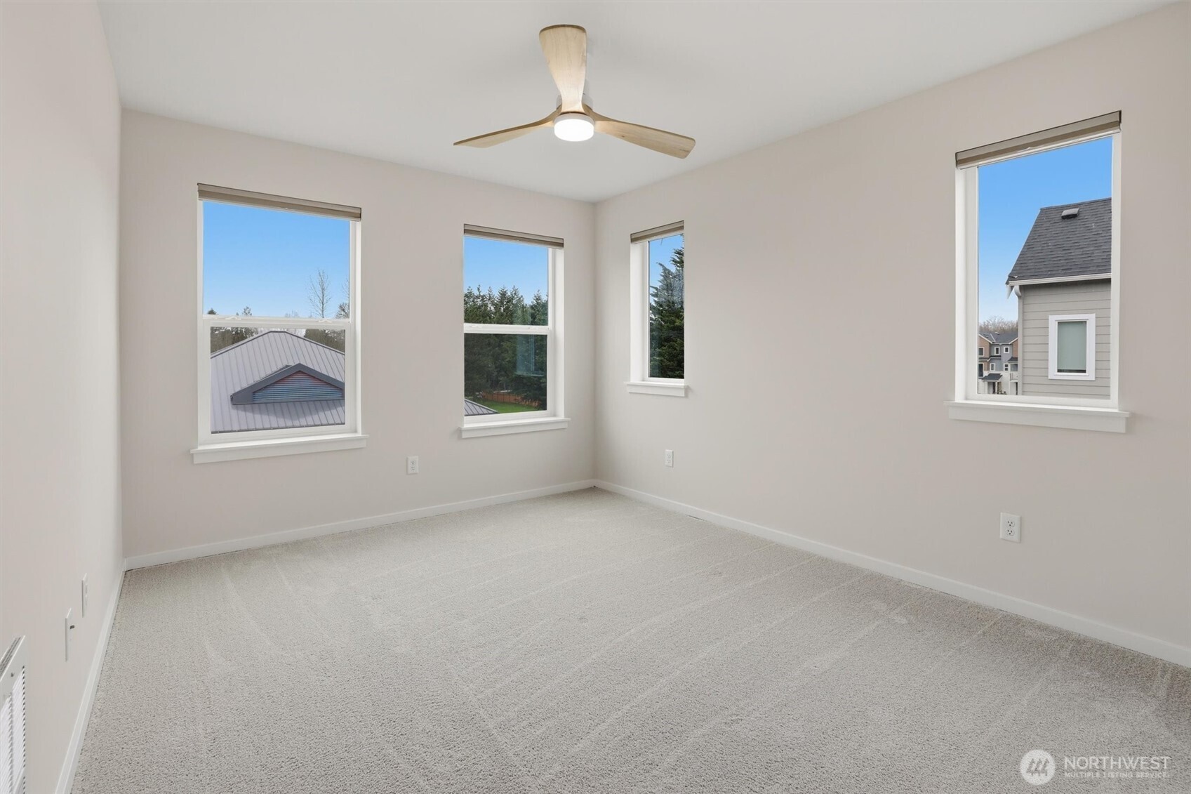 31828 Valley Vista Street , Carnation, WA 98014