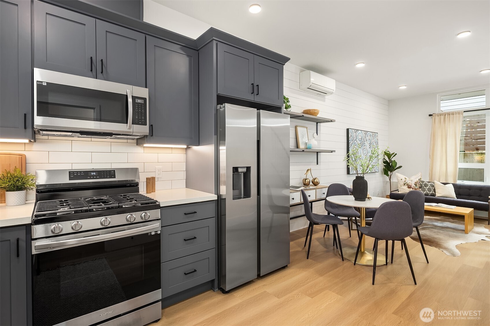 6037 42nd Avenue SW #B, Seattle, WA 98136