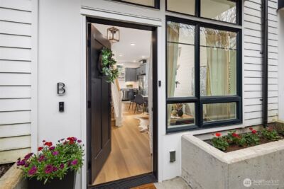 6037 42nd Avenue SW #B, Seattle, WA 98136 - Photo 2