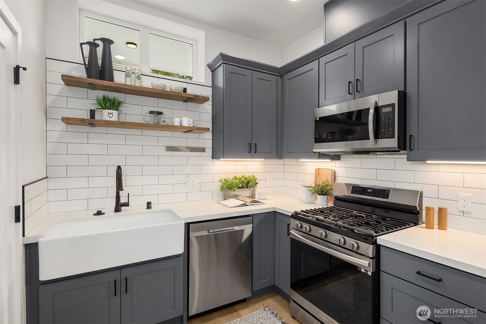 6037 42nd Avenue SW #B, Seattle, WA 98136