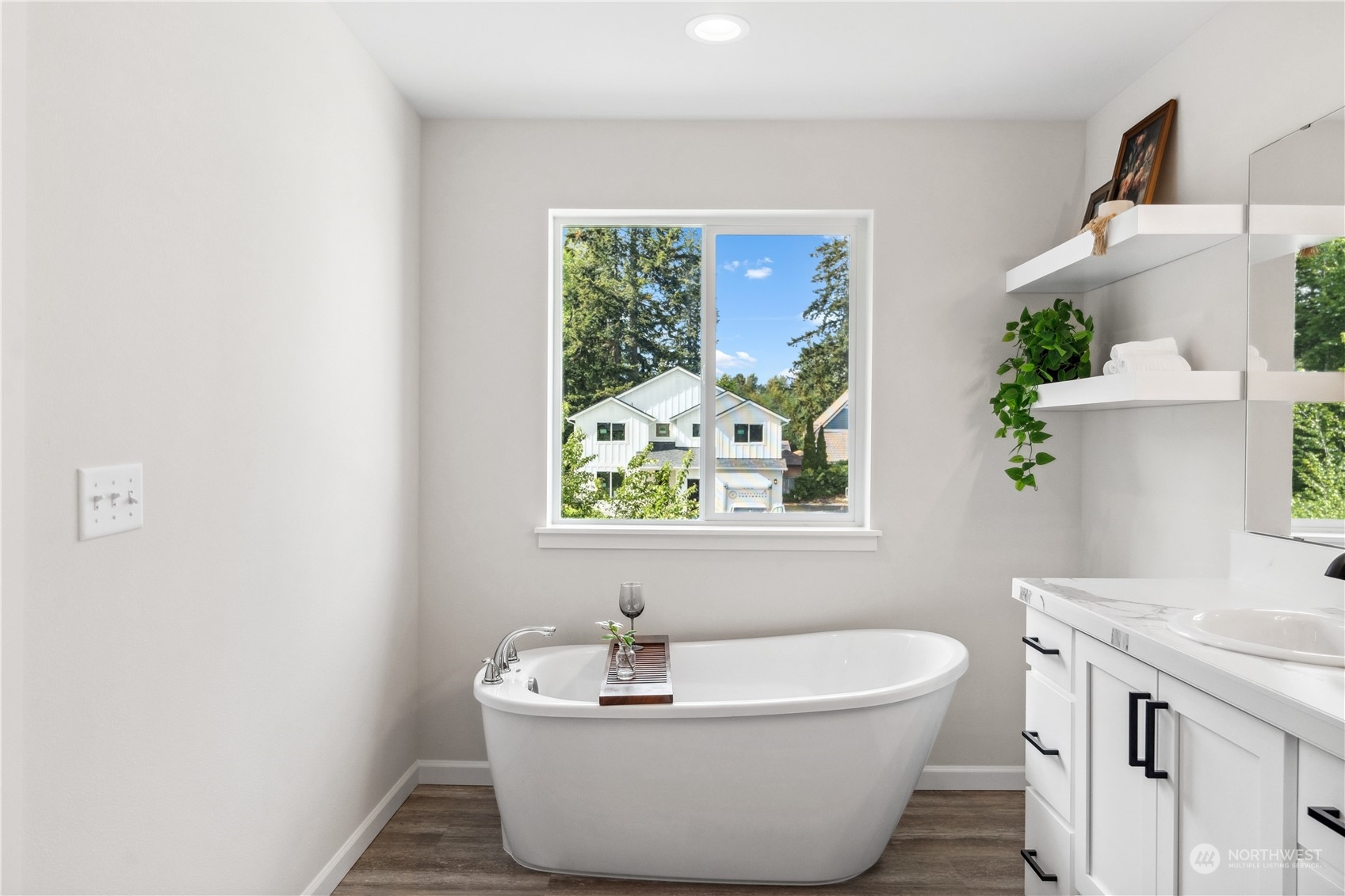 1414 60th Avenue NE, Tacoma, WA 98422