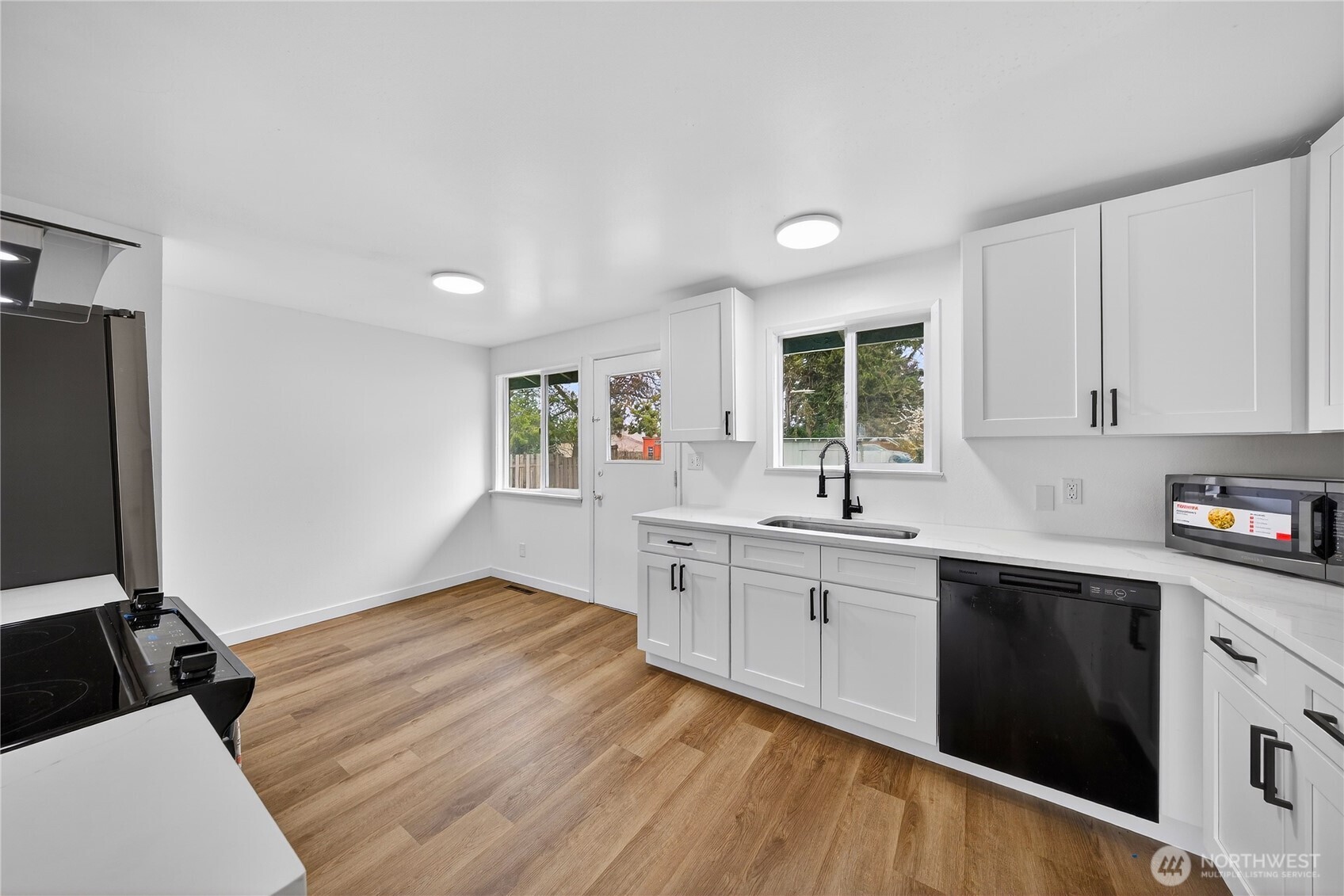 920 SW Bowmer St , Oak Harbor, WA 98277