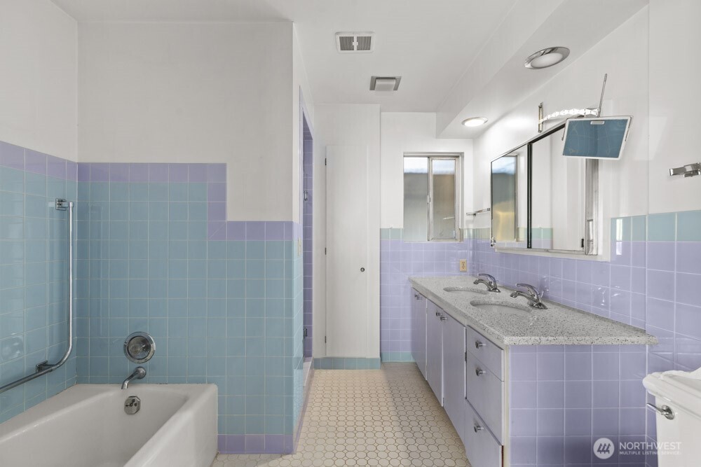 1242 /1244 Browns Point Boulevard , Tacoma, WA 98422