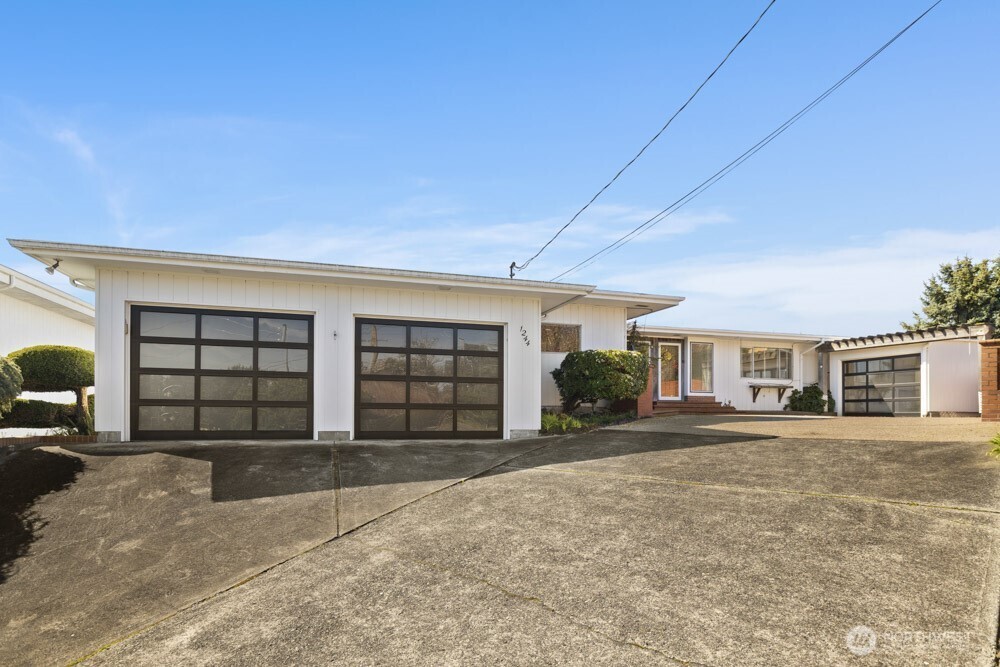 1242 /1244 Browns Point Boulevard , Tacoma, WA 98422