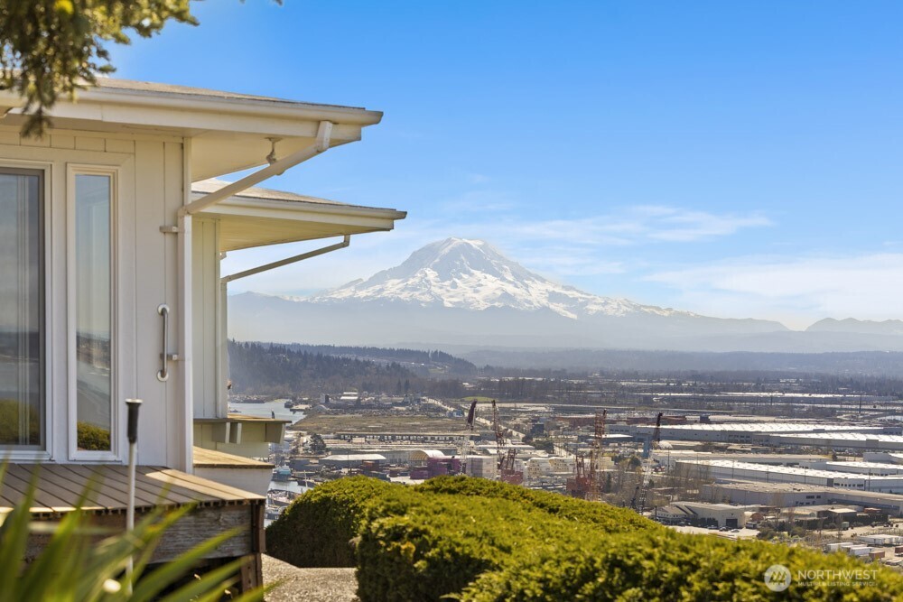 1242 /1244 Browns Point Boulevard , Tacoma, WA 98422