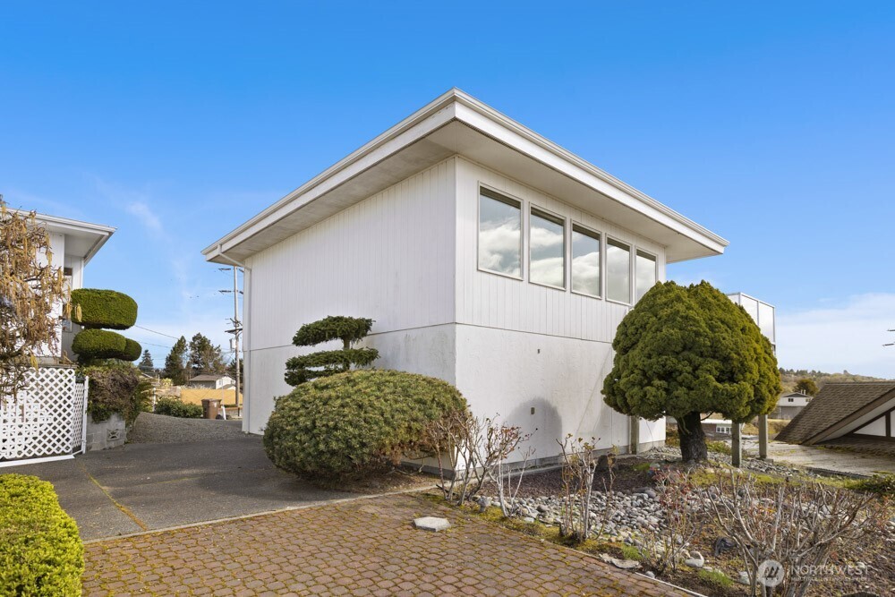 1242 /1244 Browns Point Boulevard , Tacoma, WA 98422