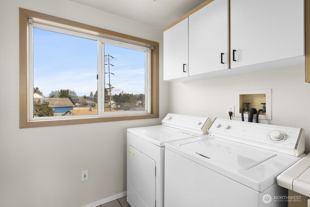 1242 /1244 Browns Point Boulevard , Tacoma, WA 98422