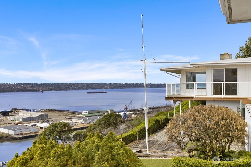 1242 /1244 Browns Point Boulevard , Tacoma, WA 98422