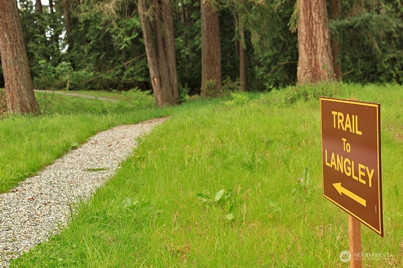 1043 Village Loop , Langley, WA 98260