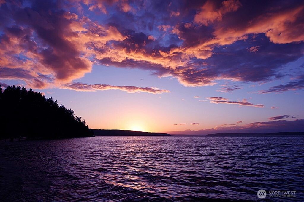 1043 Village Loop , Langley, WA 98260