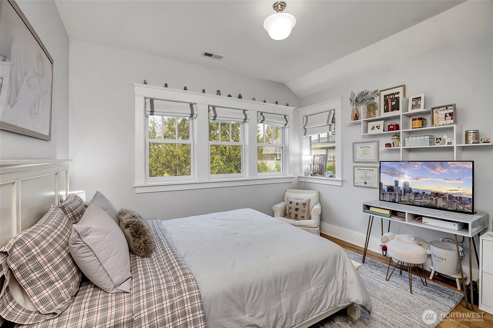 2221 22nd Avenue E, Seattle, WA 98112