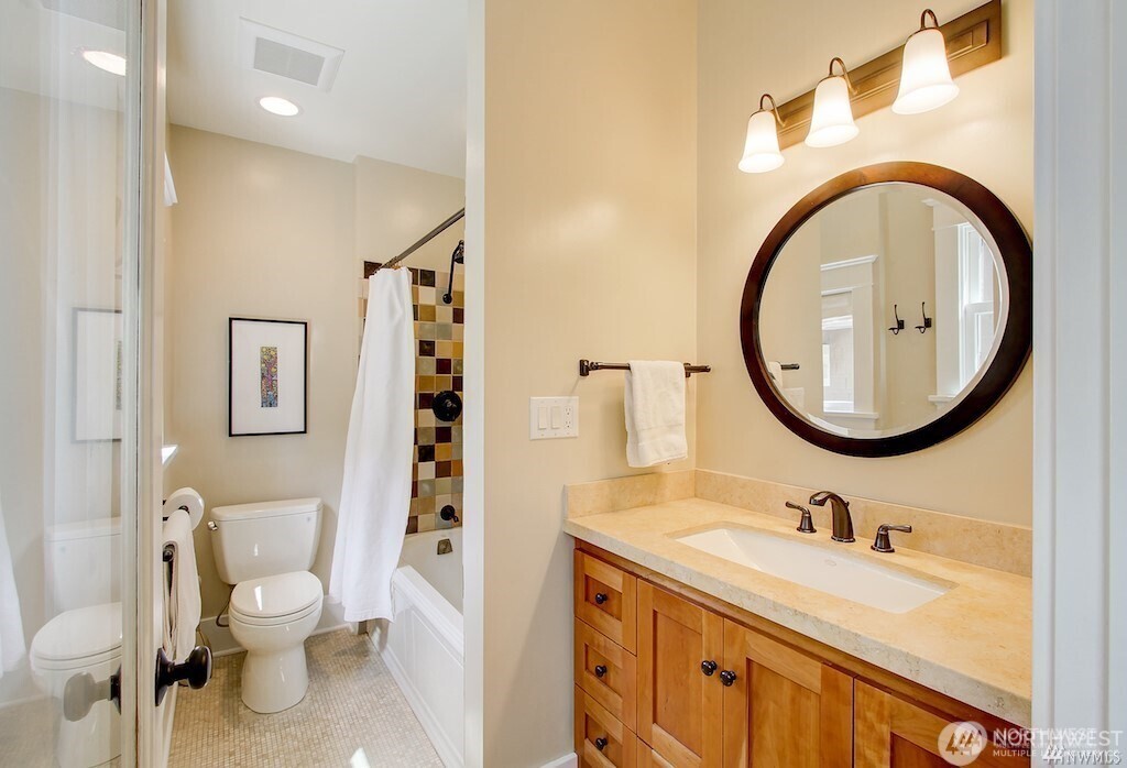 2221 22nd Avenue E, Seattle, WA 98112