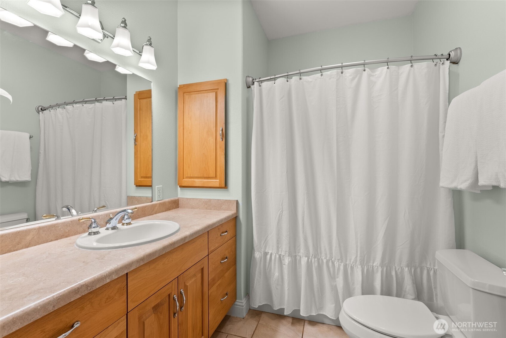 1480 Pacific Avenue , Raymond, WA 98577