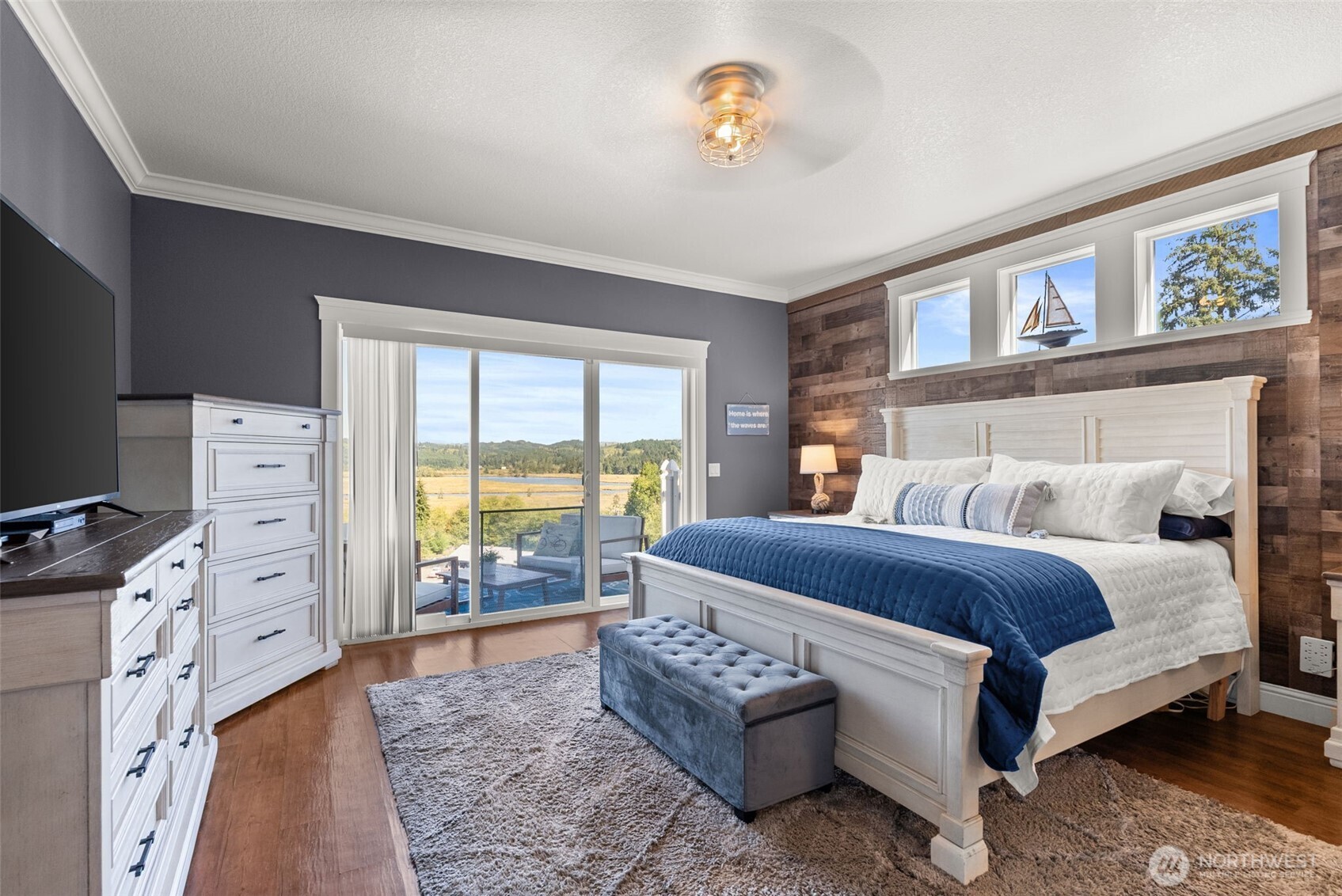 1480 Pacific Avenue , Raymond, WA 98577