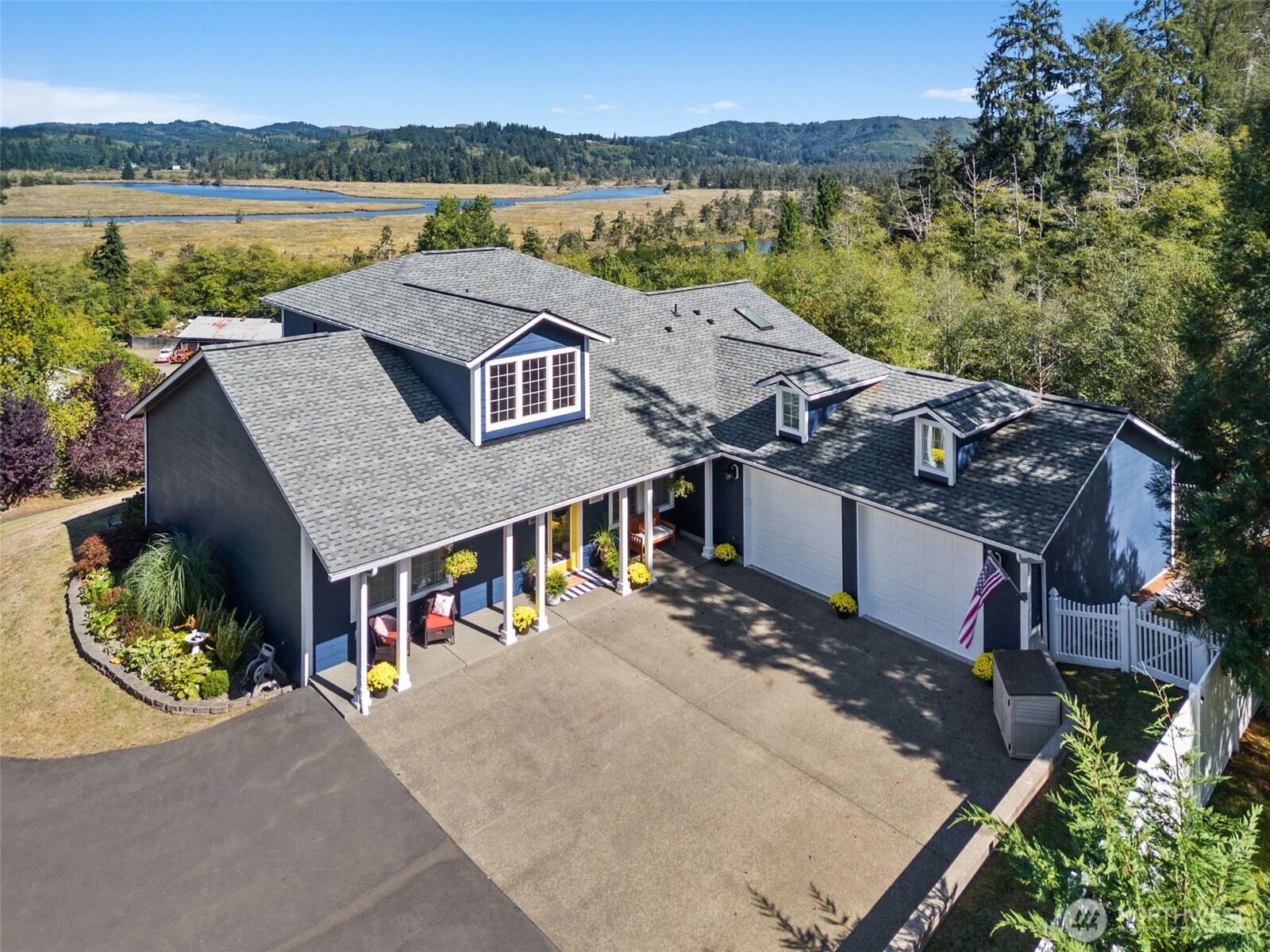 1480 Pacific Avenue , Raymond, WA 98577