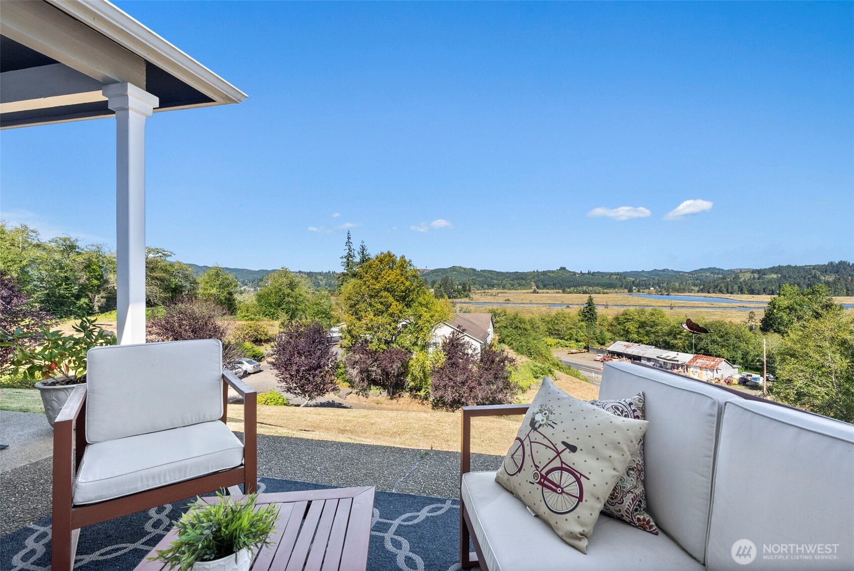 1480 Pacific Avenue , Raymond, WA 98577