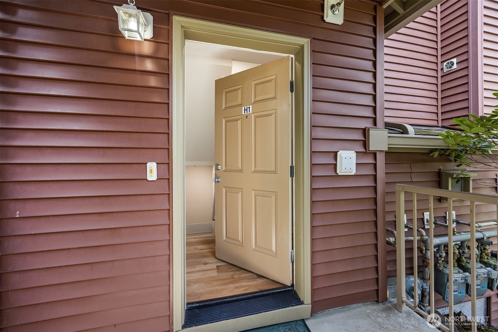 21507 42nd Avenue S #H1, SeaTac, WA 98198