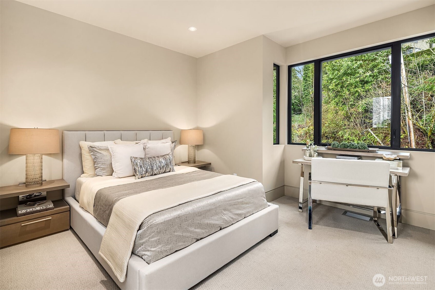 9630 SE 5th Street , Bellevue, WA 98004