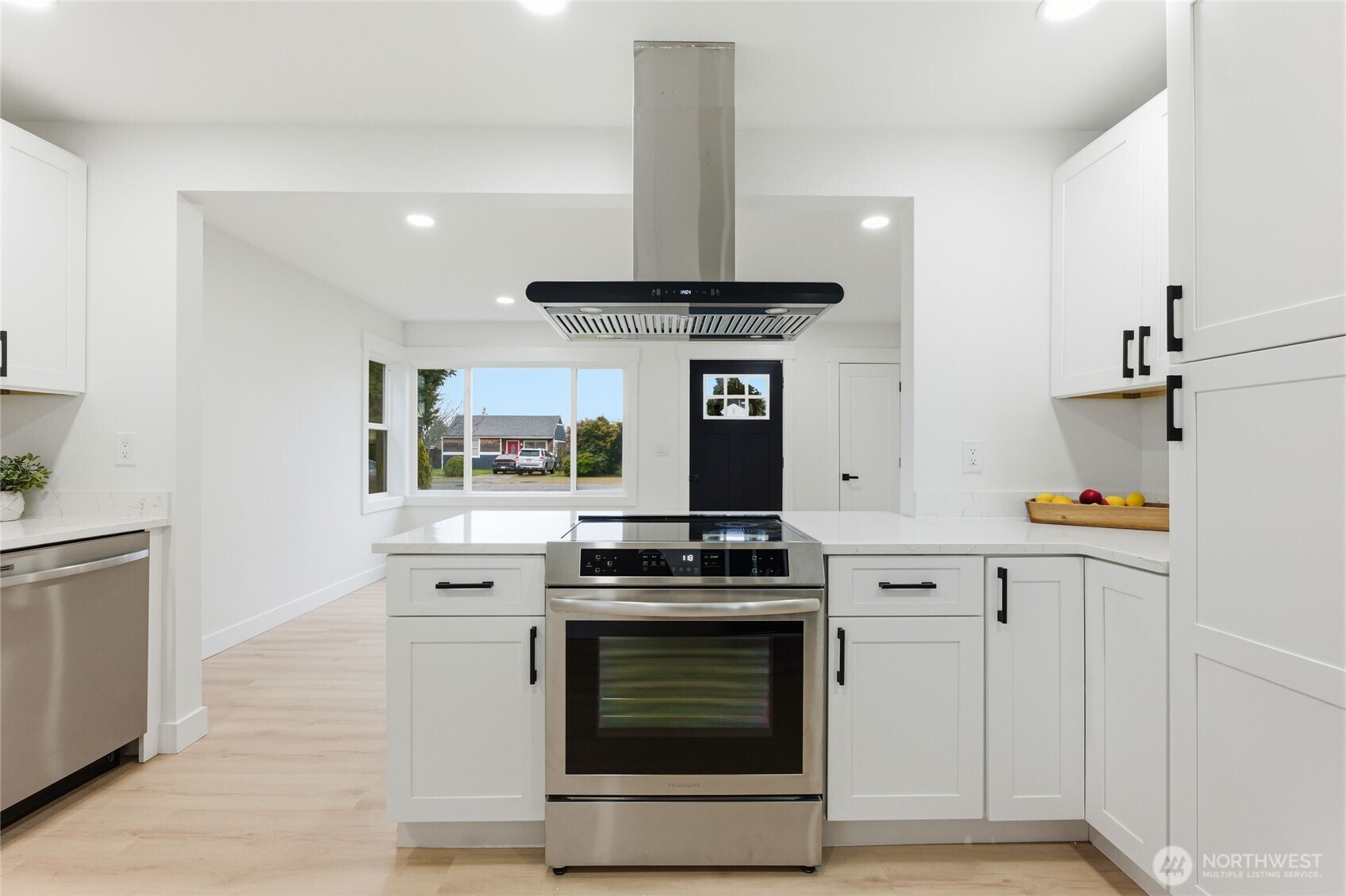 3710 E F Street , Tacoma, WA 98404