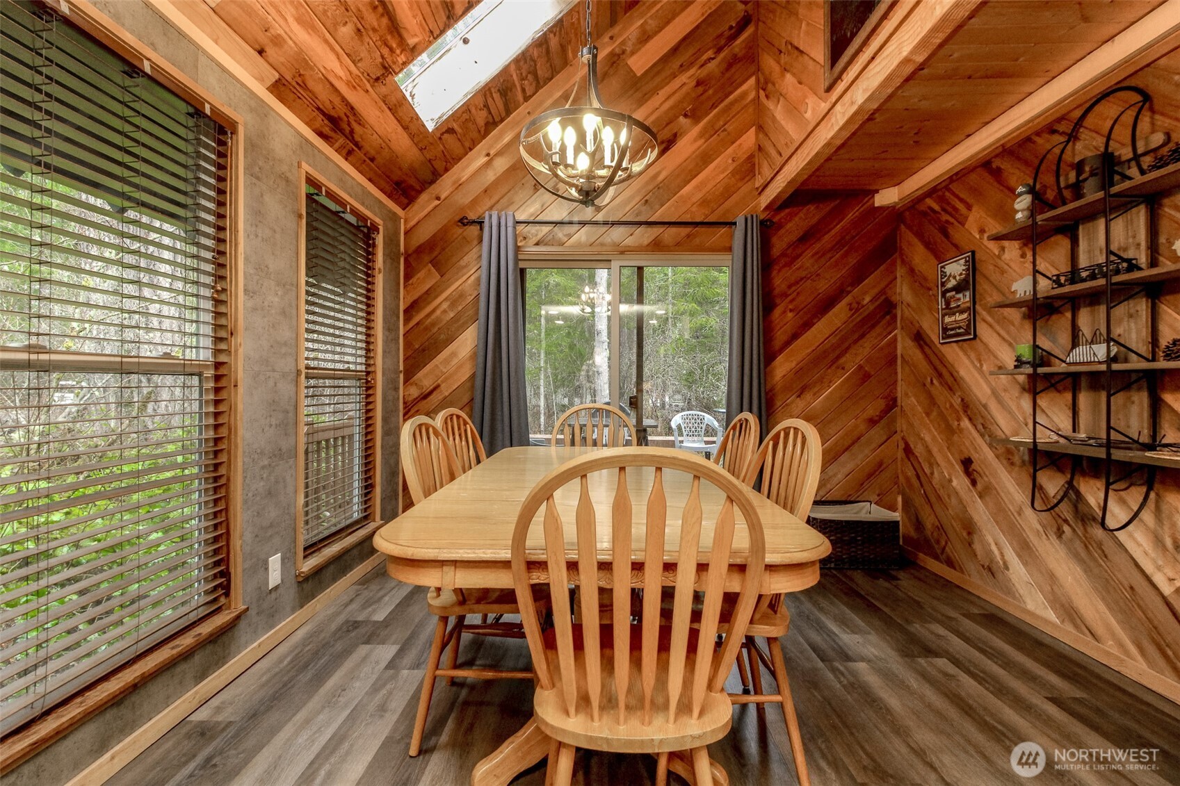 101 Mountain View Dr , Ashford, WA 98304