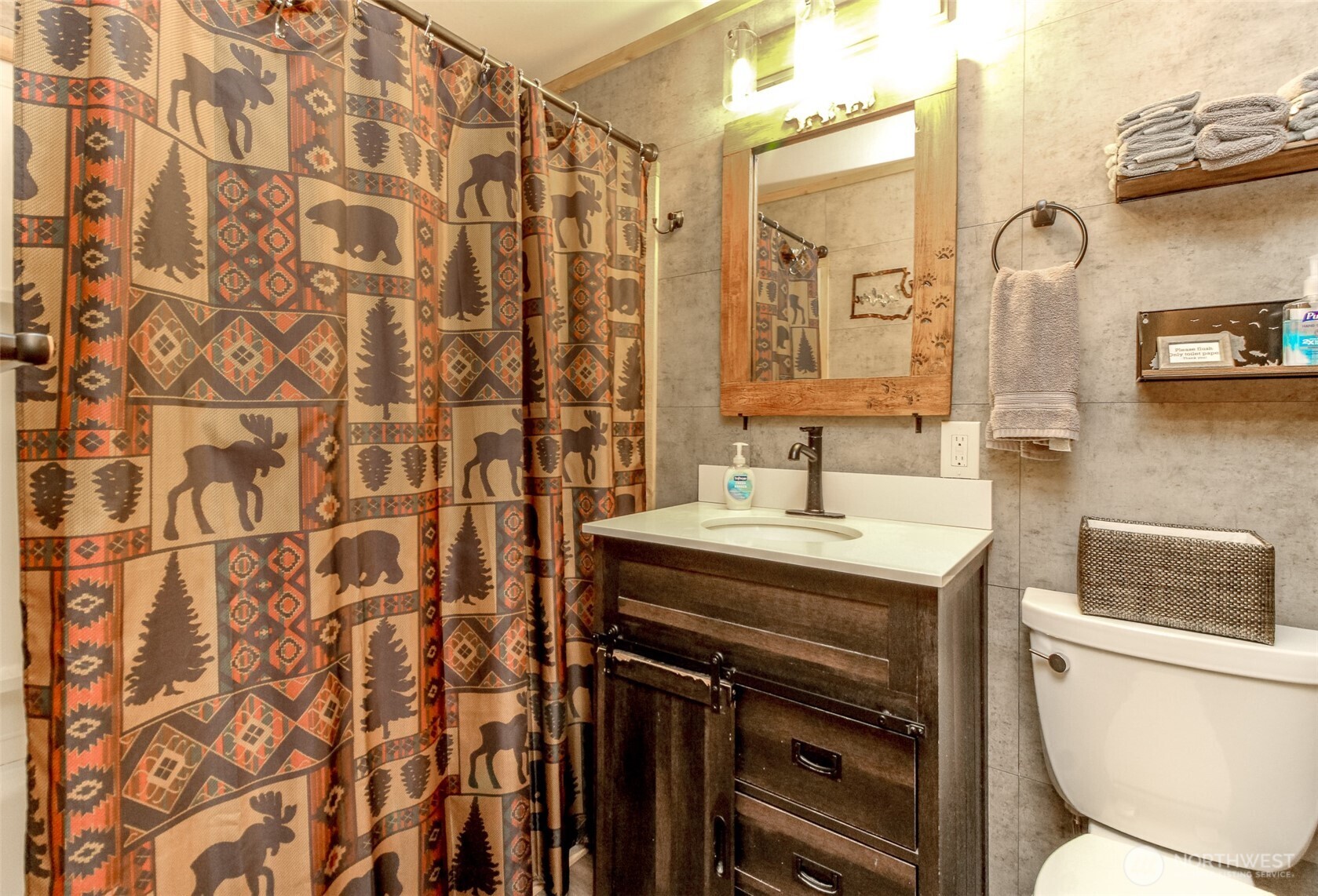 101 Mountain View Dr , Ashford, WA 98304