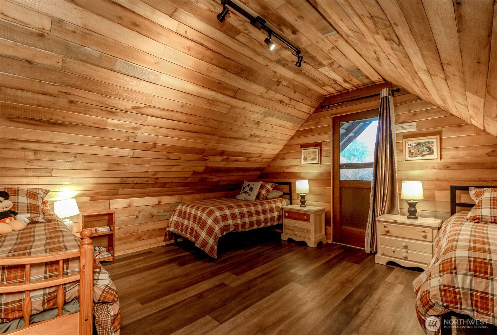 101 Mountain View Dr , Ashford, WA 98304