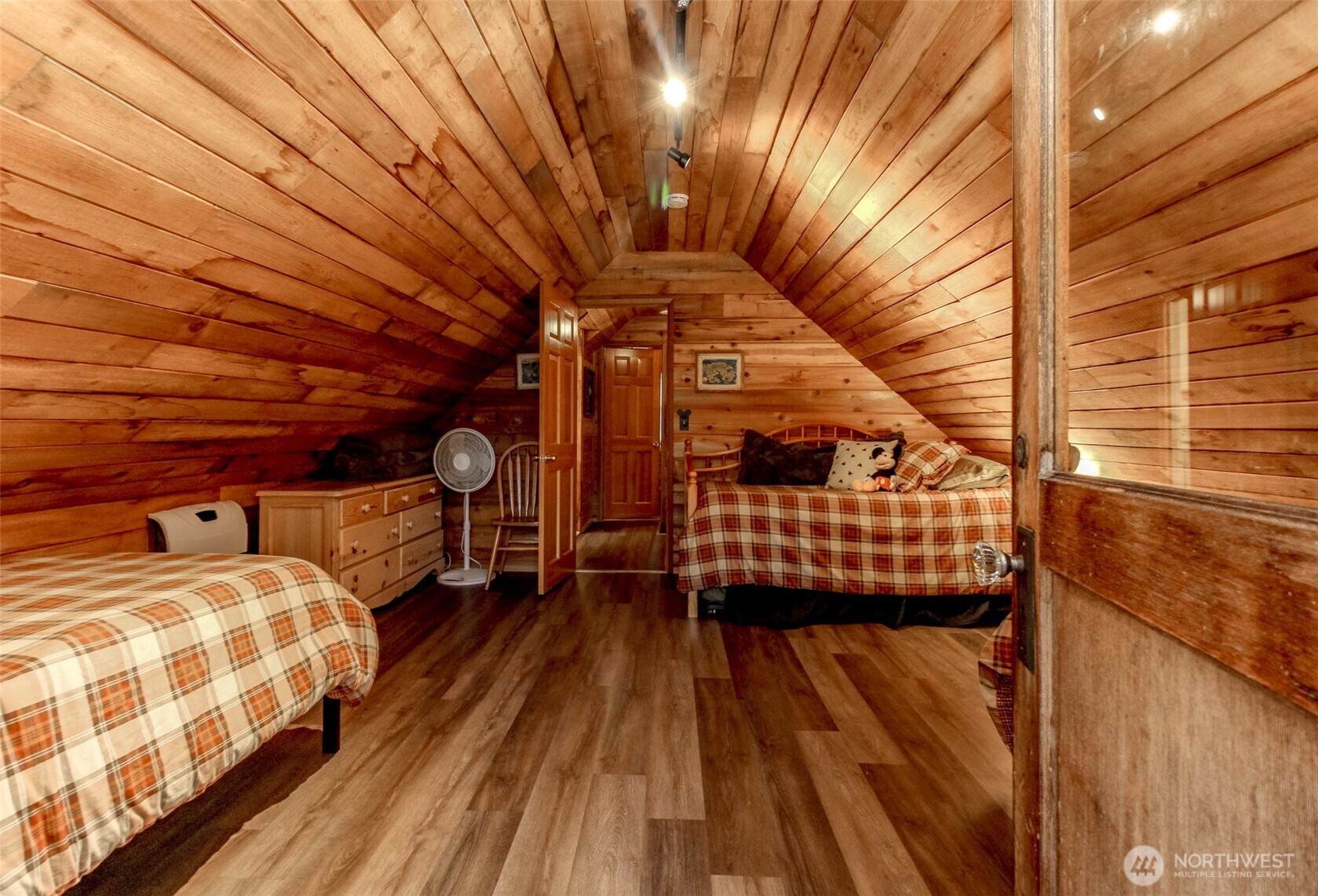 101 Mountain View Dr , Ashford, WA 98304