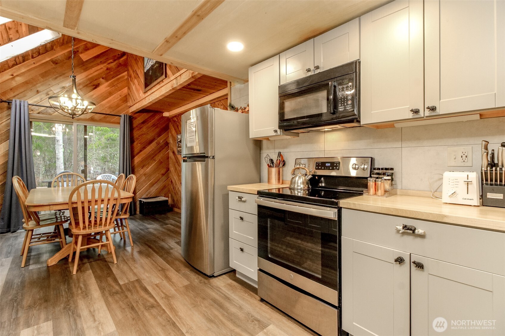 101 Mountain View Dr , Ashford, WA 98304