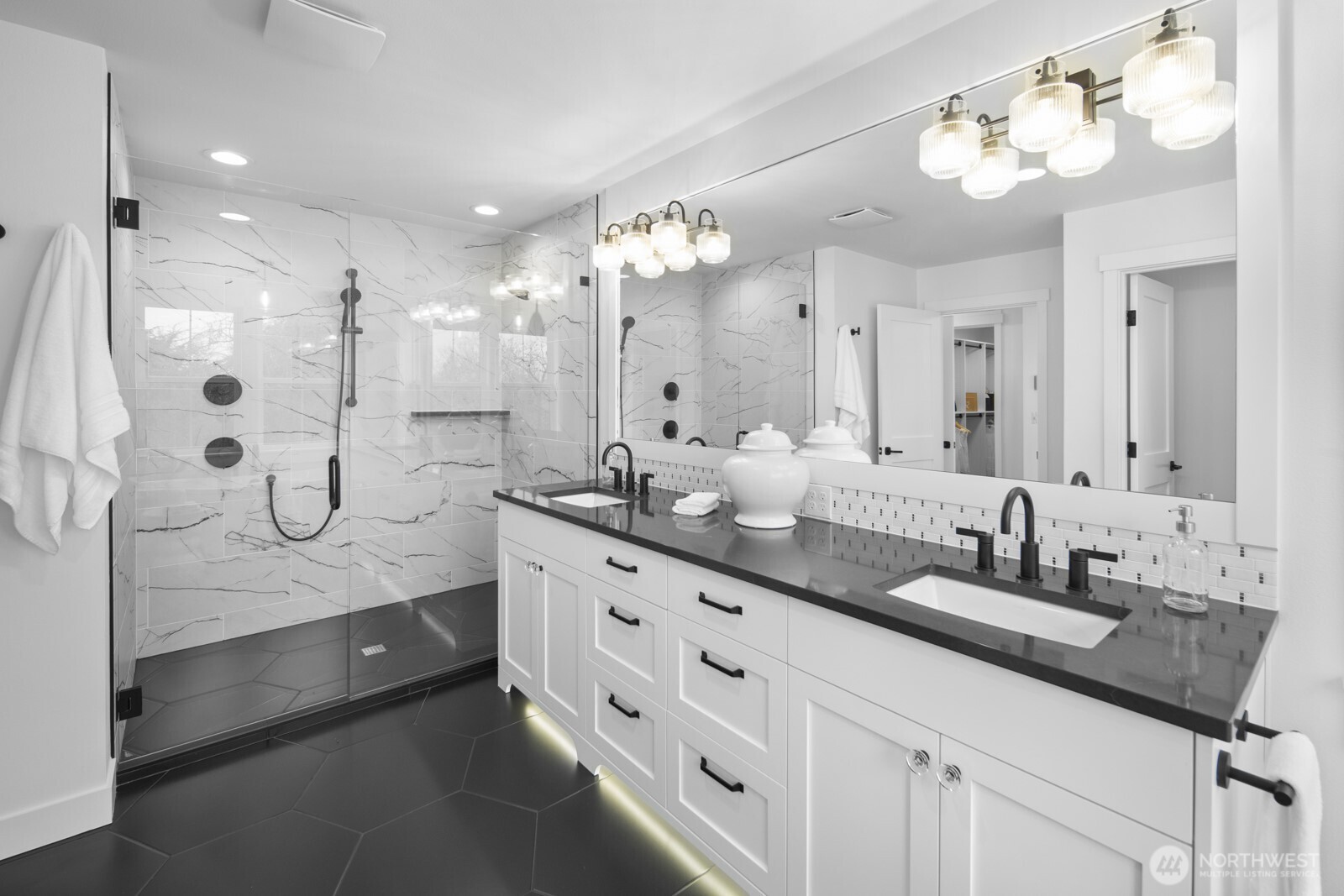 208 35th Avenue E, Seattle, WA 98112