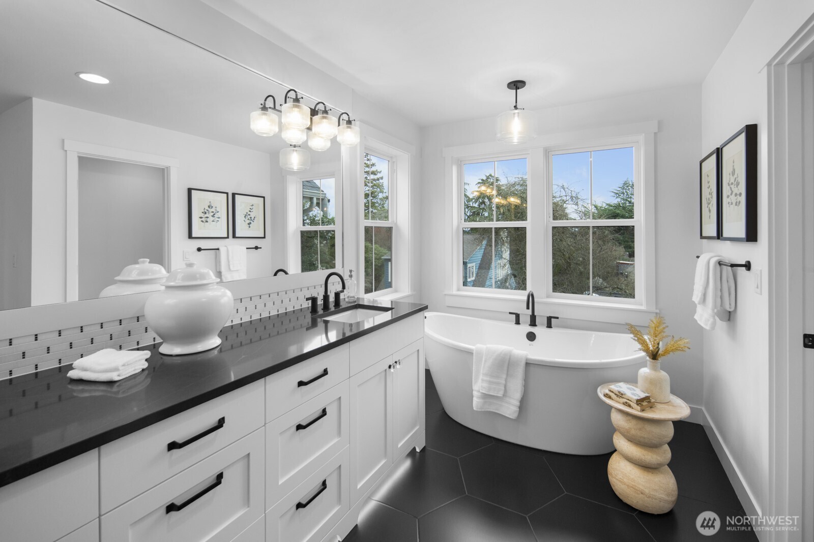 208 35th Avenue E, Seattle, WA 98112