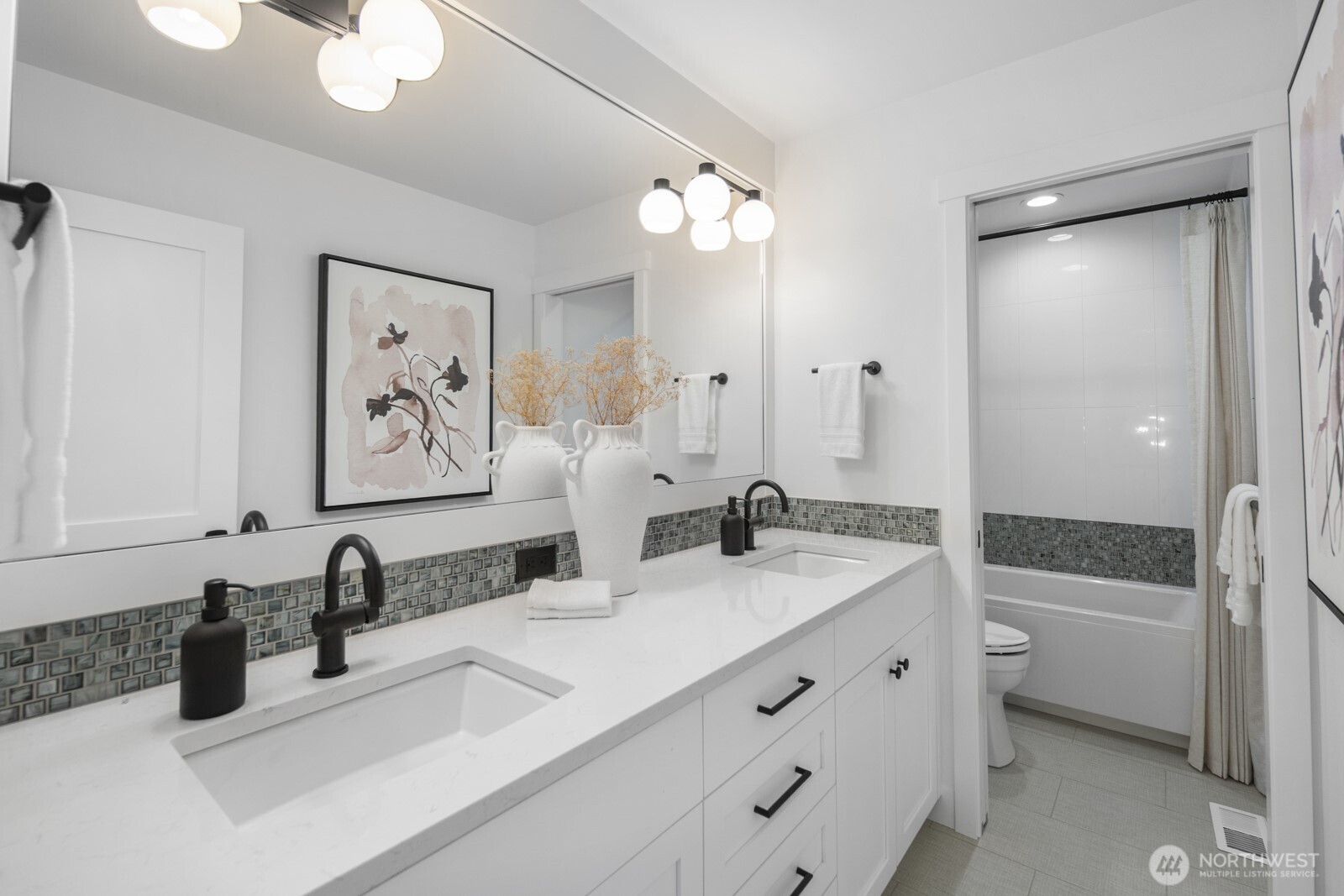 208 35th Avenue E, Seattle, WA 98112