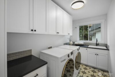 208 35th Avenue E, Seattle, WA 98112 - Photo 27