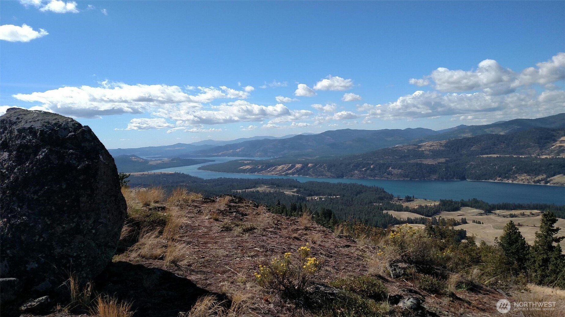 4100 Bissel Road , Hunters, WA 99137