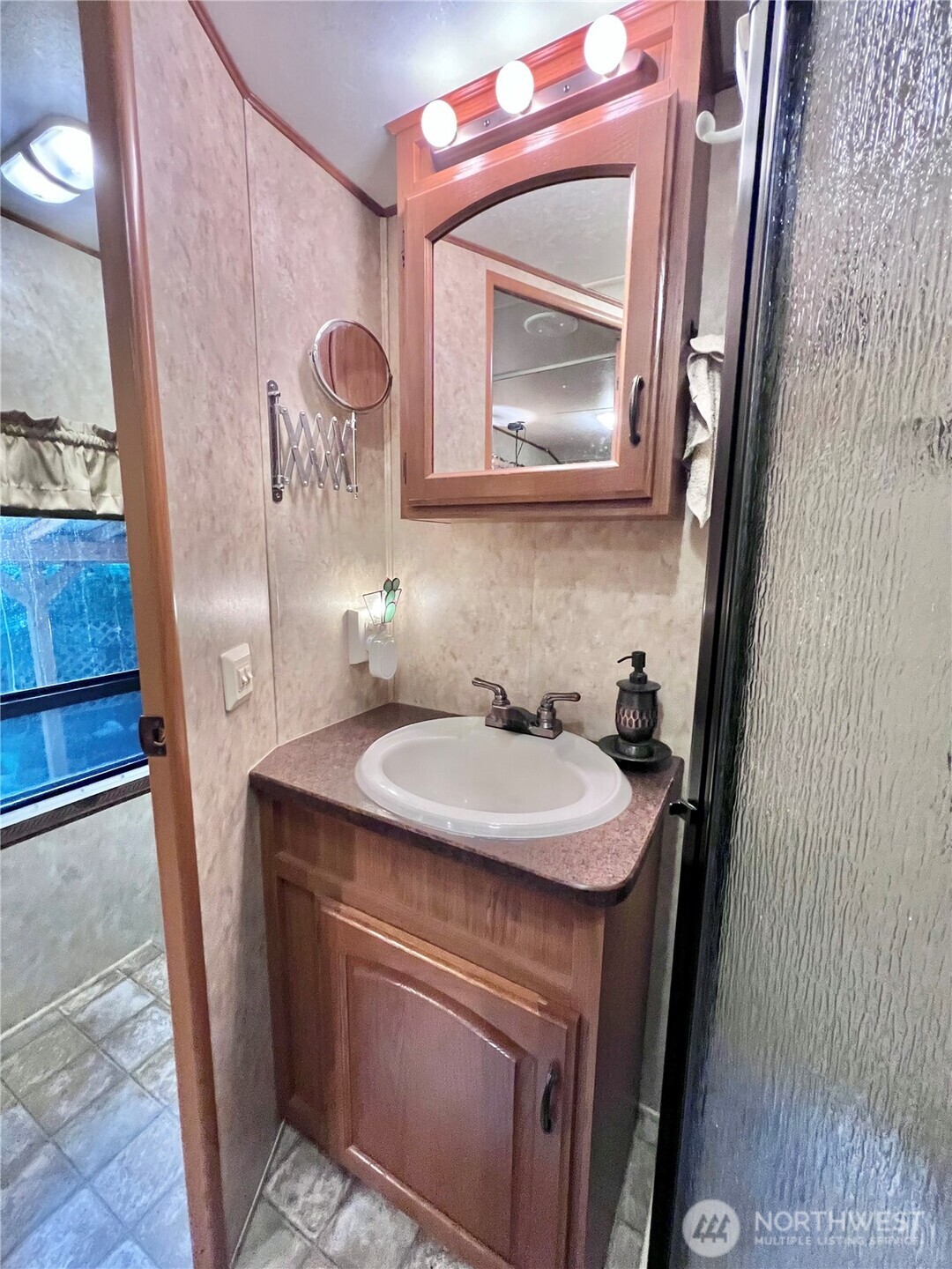 240 Shinn Canyon Drive , Deming, WA 98244