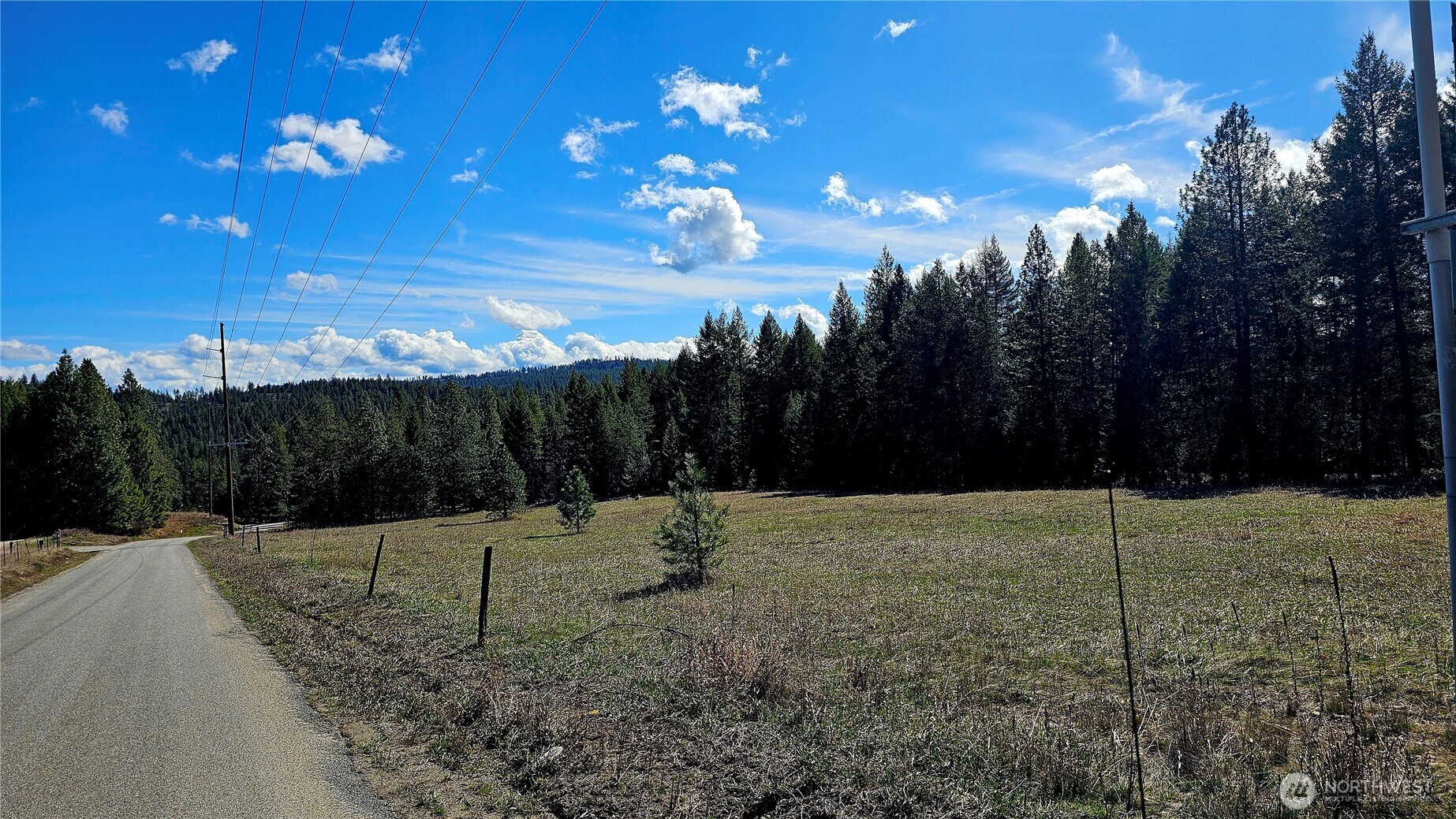 2068 Addy-Gifford Road , Addy, WA 99101