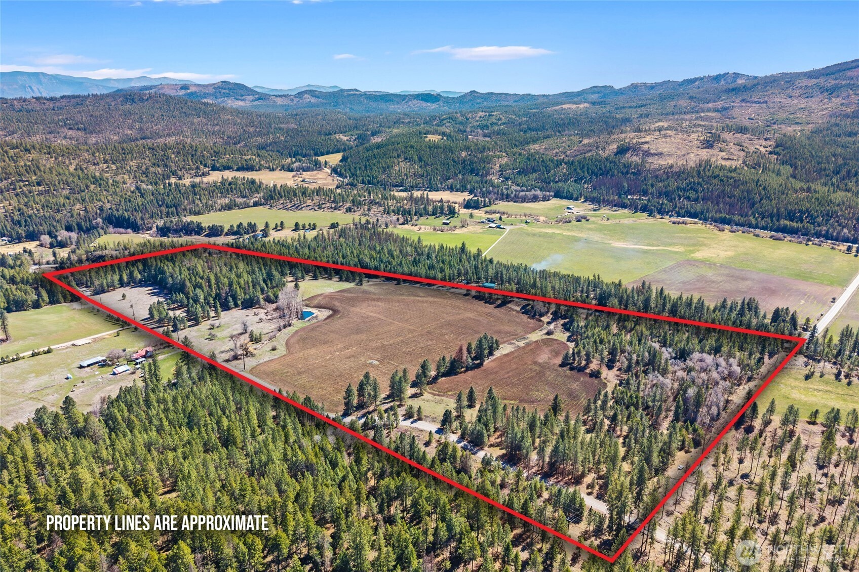 2068 Addy-Gifford Road , Addy, WA 99101